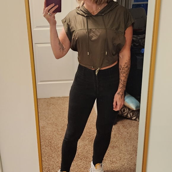 TLF Mesh top - Sz XS - Picture 2 of 13